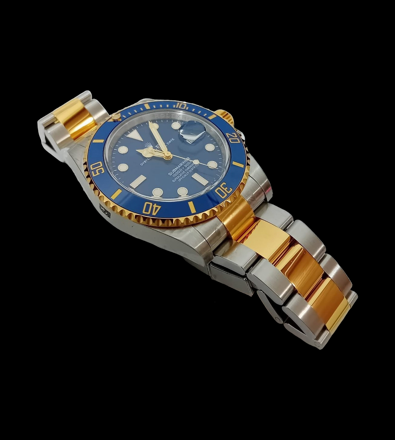 Rolex Réplica Submariner gold 18K Bicolor 41 4 Rolex Submariner réplica bicolor acero y oro esfera azul vista diagonal
