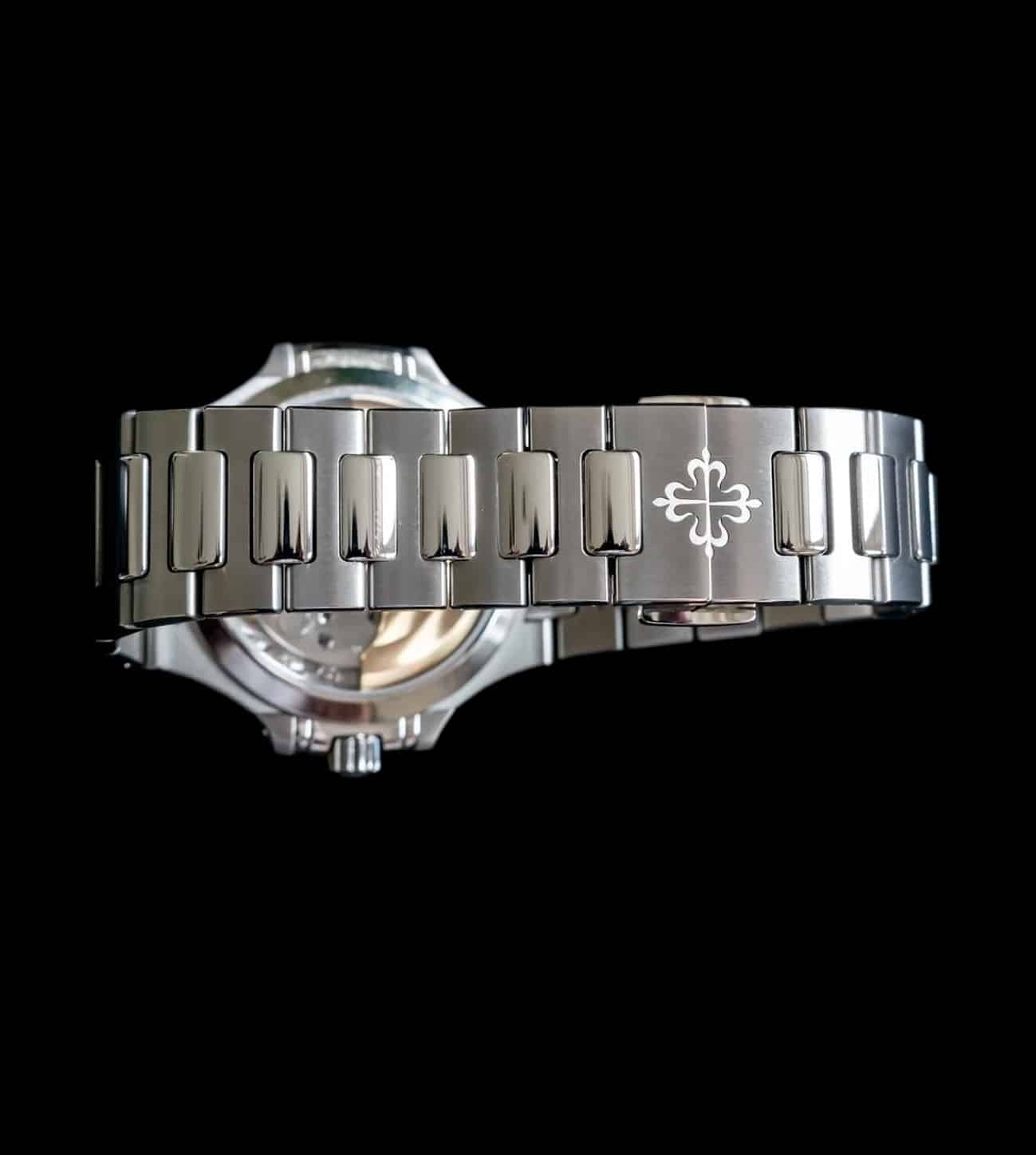 Réplica Patek Philippe Nautillus 7118 lady white brilliants 4 Réplica Patek Philippe Nautillus 7118 lady white brilliants - Imagen 4